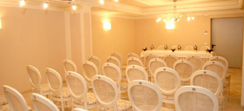 维耶斯泰皇宫酒店(Palace Hotel Vieste)图片