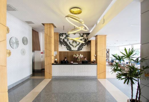 Hotel Velvet PlazaHotel Overview