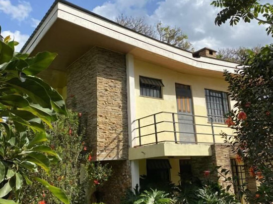 亚达夫花园酒店