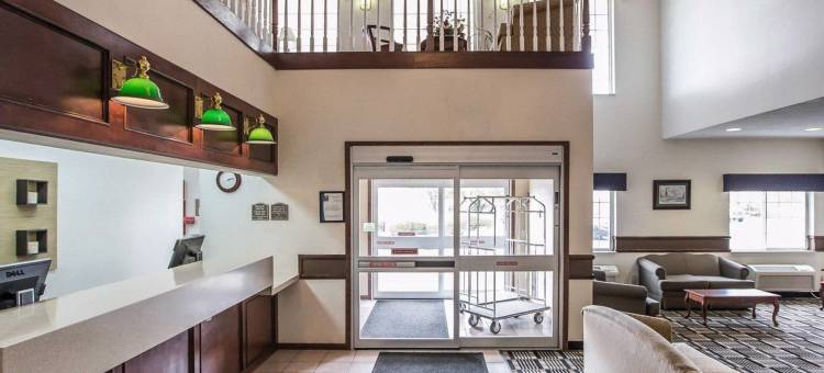 狄克逊凯艺套房酒店 - 近 I-88(Quality Inn & Suites Dixon Near I-88)图片