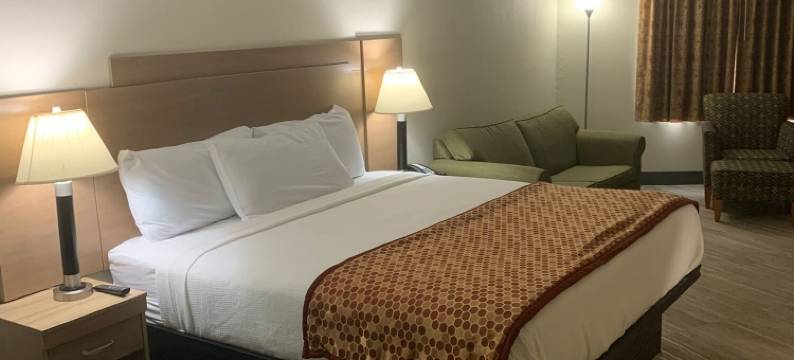 史蒂文斯波因特大学旅馆(Ramada by Wyndham Stevens Point)图片