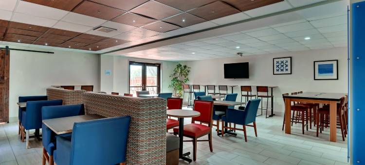 智选假日套房酒店坏的AXE(Holiday Inn Express & Suites Bad Axe)图片