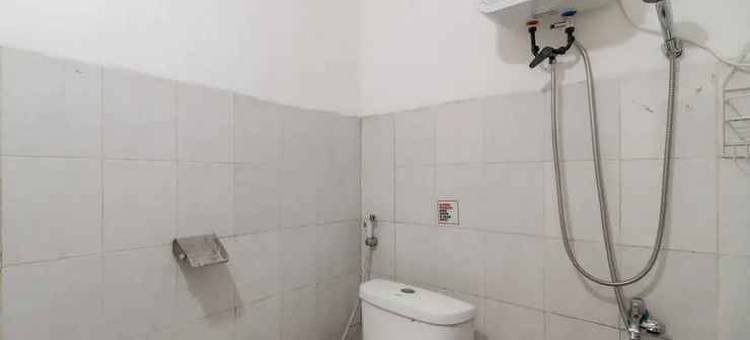 红多兹酒店-近茂物布布拉克码头(RedDoorz Near Terminal Bubulak Bogor)图片