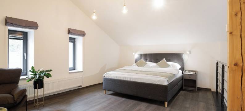 河畔公寓(River Apartments)图片