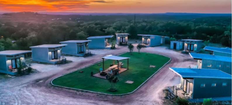 The Liney Moon图片