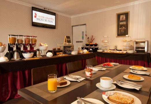 Wine Country Motor Inn Hotel Overview