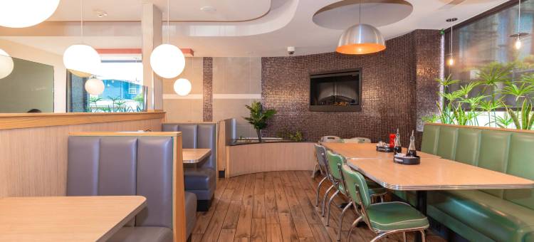 桑德曼特色温哥华机场度假酒店(Sandman Signature Vancouver Airport Hotel & Resort)图片