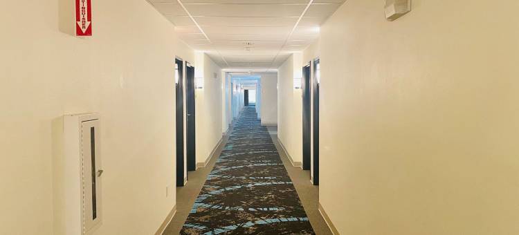 公平桥旅馆和套房 加拿大(FairBridge Inn & Suites Canadian)图片