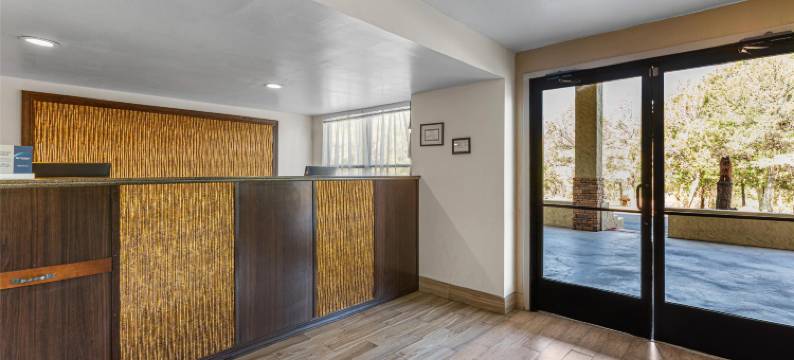 松泉贝斯特韦斯特酒店(Best Western Pine Springs Inn)图片