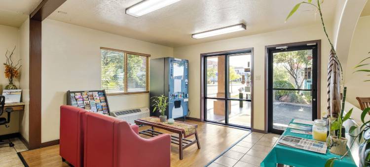 圣乔治速 8 酒店(Super 8 by Wyndham St. George UT)图片