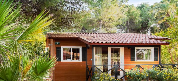 Chalet with air conditioning on beautiful park图片