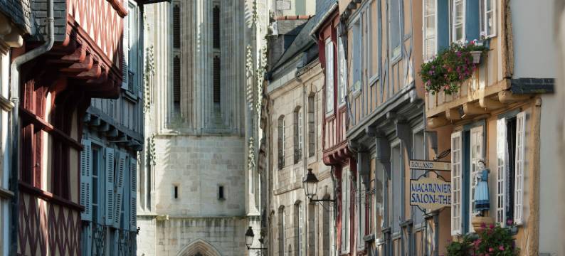 Family Holiday Home with Pool图片