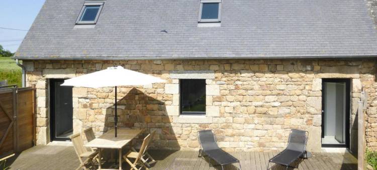 Stone House in Brittany near Sandy Beaches图片