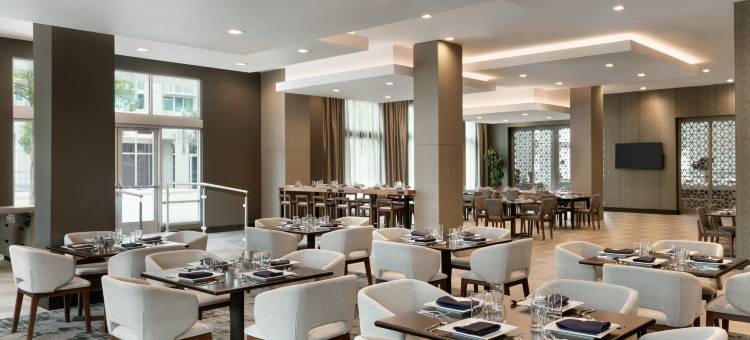 亚特兰大市中心希尔顿大使套房酒店(Embassy Suites by Hilton Atlanta Midtown)图片