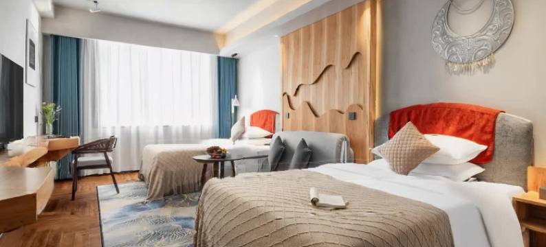 晴天Sunny Day设计师艺术空间民宿(荔波美食街店)图片