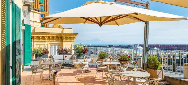 安吉奥诺那不勒斯中心美居酒店(Mercure Napoli Centro Angioino)图片