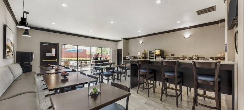 圣安东尼奥市海洋世界贝斯特韦斯特必住酒店(SureStay Plus Hotel by Best Western San Antonio SeaWorld)图片