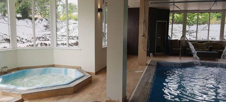 斯顿克罗斯庄园酒店(Stonecross Manor Hotel)图片