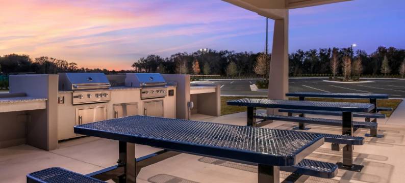 舒适酒店及套房，奥兰多桑福德机场(Comfort Inn & Suites Orlando Sanford Airport)图片