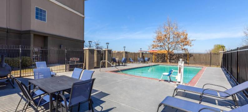 凯尔南奥斯汀拉昆塔温德姆套房酒店(La Quinta Inn & Suites by Wyndham Kyle - Austin South)图片