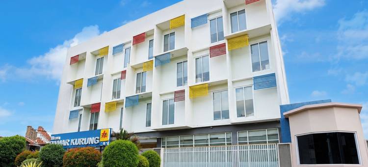 达玛库龙橡树镇屋酒店(Townhouse Oak Hotel Damar Kurung)图片