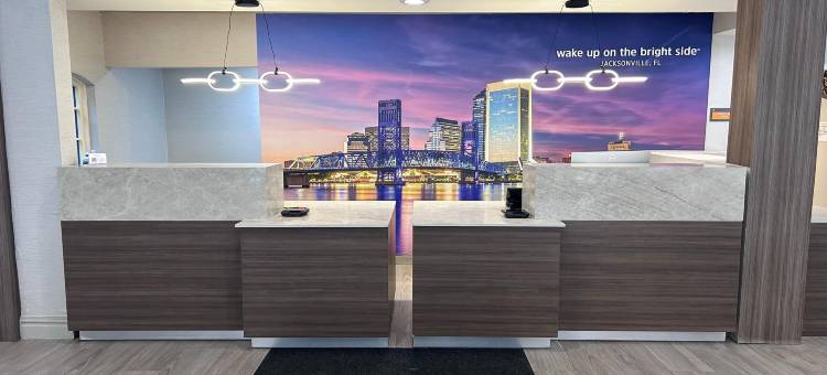 杰克逊维尔巴特勒大道拉昆塔温德姆套房酒店(La Quinta Inn & Suites by Wyndham Jacksonville Butler Blvd)图片