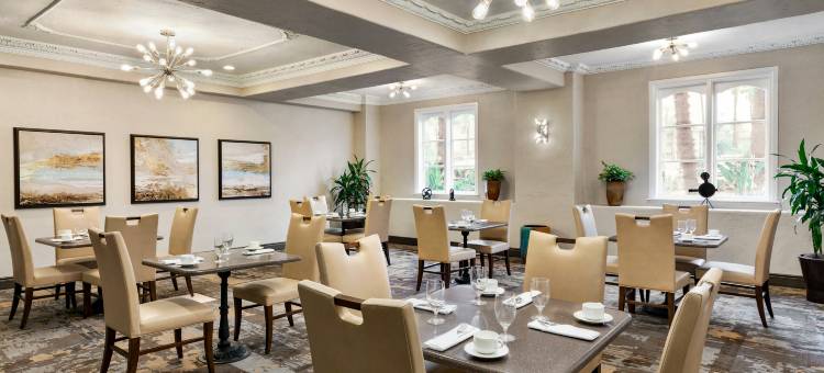 圣塔安那奥兰治县机场希尔顿安泊套房酒店(Embassy Suites by Hilton Santa Ana Orange County Airport)图片