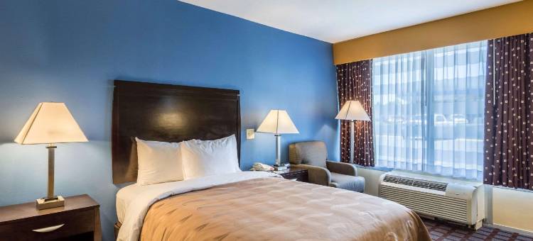 阿伦港巴顿坊西凯艺套房酒店(Quality Inn & Suites Baton Rouge West - Port Allen)图片