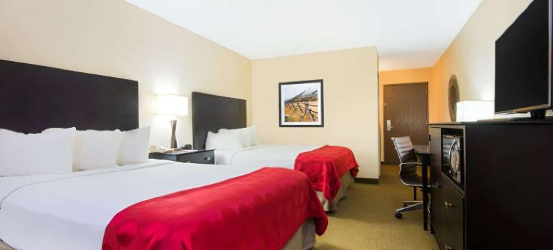 吉莱特华美达广场酒店会议中心(Ramada Plaza by Wyndham Gillette Conference Center)图片