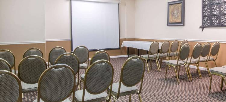 瓦恩兰米尔维尔地区华美达酒店(Ramada by Wyndham Vineland Millville Area)图片