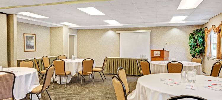 萨科旧果园海滩地区华美达酒店(Ramada by Wyndham Saco/Old Orchard Beach Area)图片