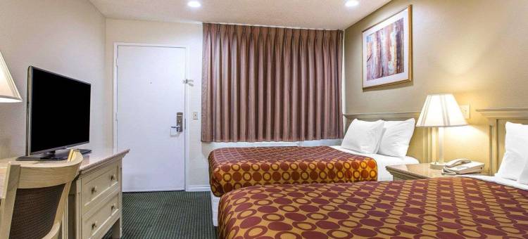 圣地亚哥东桑蒂罗德威酒店(Rodeway Inn Santee San Diego East)图片