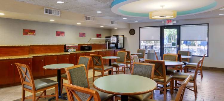 大学贝斯特韦斯特优质酒店(Best Western Plus Wilmington/Wrightsville Beach)图片