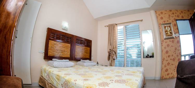 奥斯洛布野生动物园度假村(Oslob Seafari Resort)图片