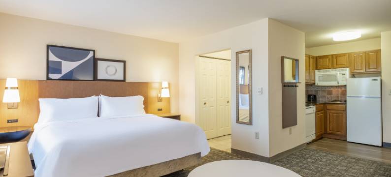 Staybridge Suites 密尔沃基机场南(Staybridge Suites MILWAUKEE AIRPORT SOUTH by IHG)图片