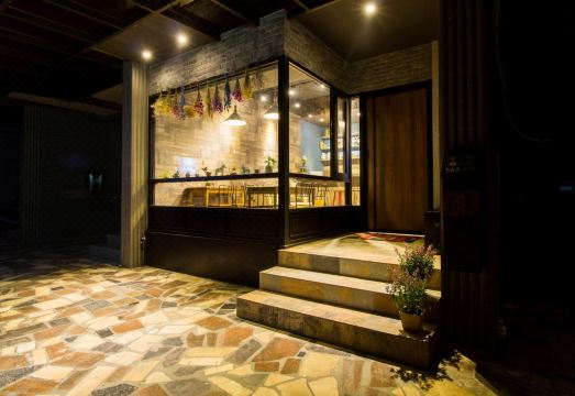 Book 5 Hotel Overview