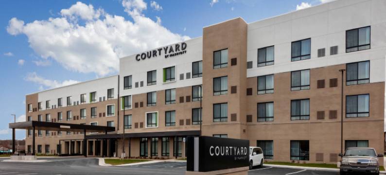 东兰辛奥克莫斯万豪万怡酒店(Courtyard East Lansing Okemos)图片