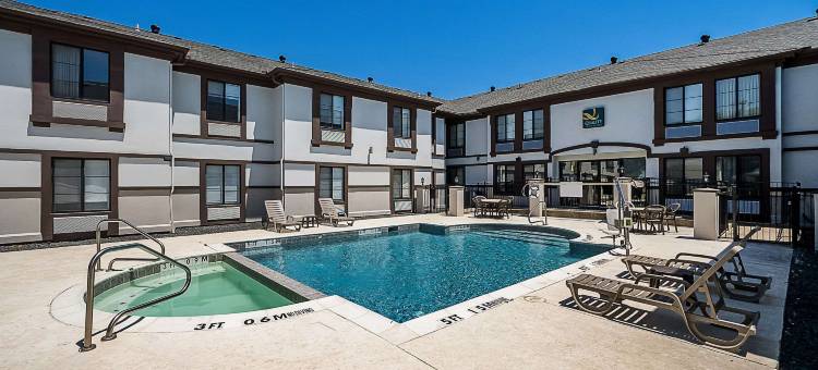 品质酒店及套房-欧文DFW机场南(Quality Inn & Suites DFW Airport South)图片