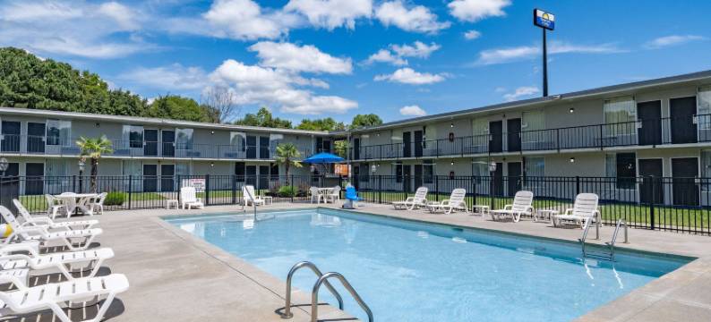 牛津戴斯套房酒店(Days Inn and Suites by Wyndham Oxford)图片