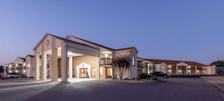 穆尔斯维尔诺曼湖戴斯酒店(Days Inn by Wyndham Mooresville Lake Norman)图片