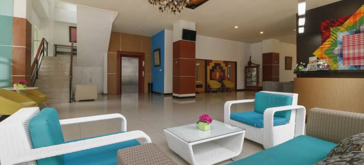 瑞德多兹普拉斯酒店 - 近罗萨里海滩(RedDoorz Plus near Pantai Losari)图片