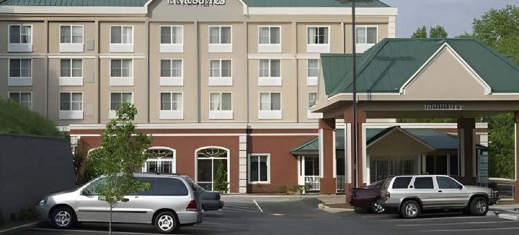 由雷迪森管理的 Country Inn & Suites 阿什维尔市中心隧道路(Country Inn & Suites by Radisson Asheville Downtown Tunnel Road)图片
