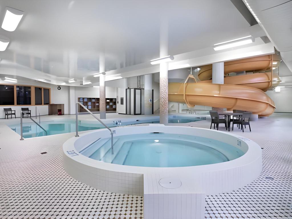 Delta Hotels Saskatoon Downtown Over view