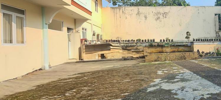 Capital O 93949 由普帕酒店管理的波普奇酒店(RedDoorz at Linggarjati Kuningan)图片