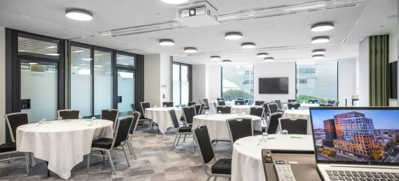 吉朗假日套房酒店(Holiday Inn & Suites GEELONG by IHG)图片