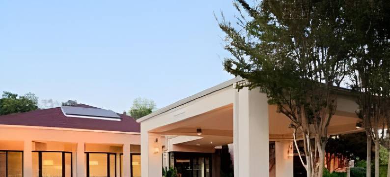 伯明翰荷姆伍德万怡酒店(Courtyard Birmingham Homewood)图片