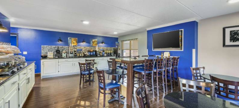 庆典贝斯特韦斯特套房酒店(Best Western Shelbyville Inn and Suites Celebration Inn)图片