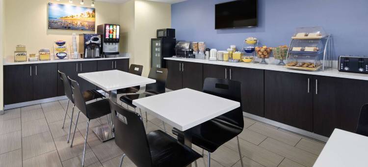 莱德森萨默维尔查尔斯顿戴斯酒店(Days Inn by Wyndham Ladson Summerville Charleston)图片