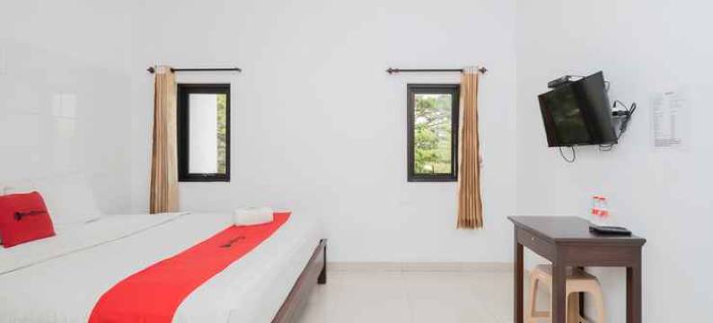 红多兹酒店-近爪哇帖木儿公园(RedDoorz Near Jawa Timur Park 3)图片