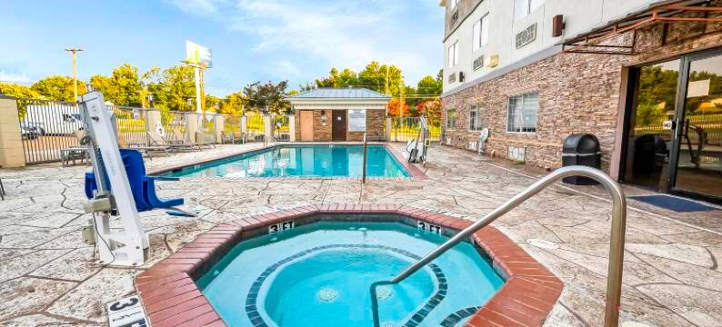 Holiday Inn Express 帕勒斯坦(Holiday Inn Express PALESTINE by IHG)图片